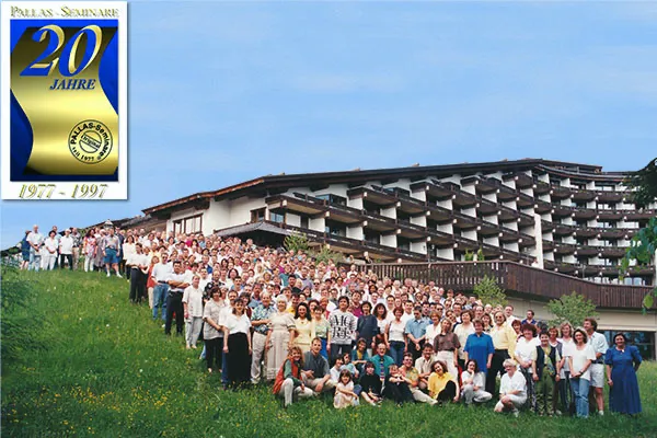 PALLAS-Seminare - Seminargruppe vor dem Interalpen Hotel